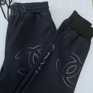 Previously owned by LOUIE CASTRO (the baddest perra) joggers